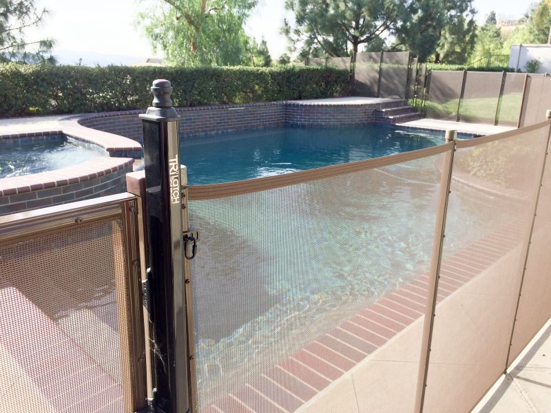Pool Safety Fence detail